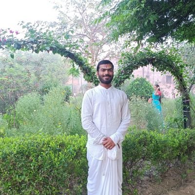 ट्विटर की एक बात बहुत
अच्छी लगती है,
यहां लोग एक-दूसरे को
उम्र, जाति या हैसियत से नहीं
बल्कि उनके विचारों से जुड़ते
हैं....