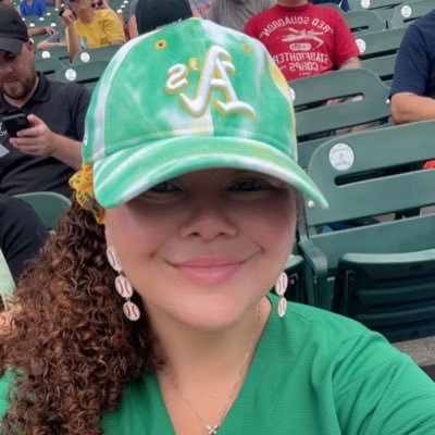 Which baseball team is the teacher's favorite? The A's!💚💛