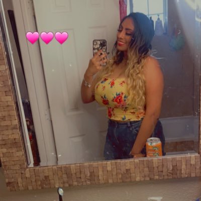 YesicaYj's profile picture. SHSU | 🦋ΣΚΩ Spring ‘18 👑 | 26|