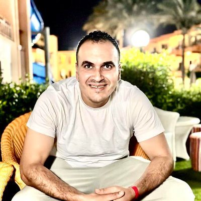 صحفي لدى صحيفة المواطن السعودية ومُعد في قناة CBC  المصرية 
روائي متخصص في أدب الرعب