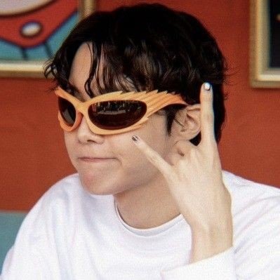 jwhopec's profile picture. 💜💜💜💜