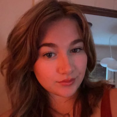 AbbyStreeterV's profile picture. she/her 🐸