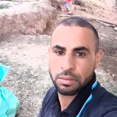 AlbnaKhlyl's profile picture. وجُرحى نقشاٌ فِرعونى وجعى يمتدُ كسربٍِ حمام من بغداد الى الصينِ