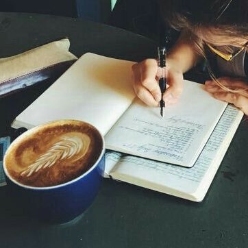 أكتب للكتابة، للمتعة، للمشاركة، أكتب لأنها الحياة