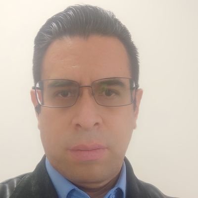 Ingeniero Químico de profesión, Profesional en Ventas por convencimiento, árbitro de fútbol por casualidad. Crítico, analítico, andante del café.