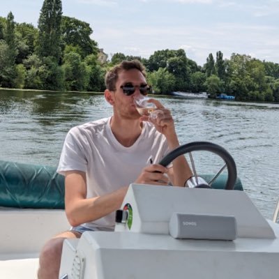 jsuis allé en corée du nord une fois |🔰| Spé Zone Soviétique | Responsable Developpement international à l’EDHEC et prof de géopolitique | Electromobiliste