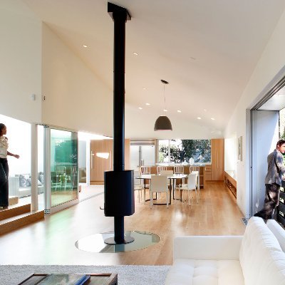 Selling architectural real estate and good design in Southern California. Follow us for all new DPP | Compas listings. IG: @deasypenner | DRE ##00542204
