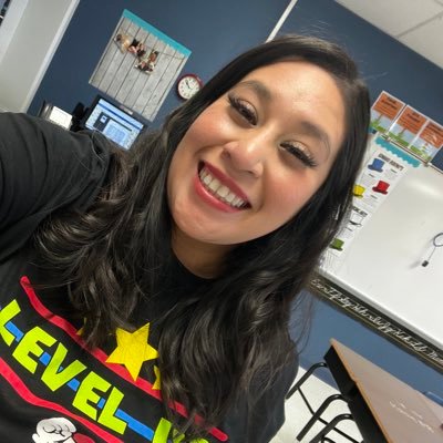 _lifewithmona's profile picture. 