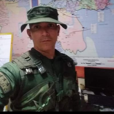 Lcdo. En Contaduría Pública, CAPITAN de la Aviación Militar Bolivariana de Venezuela.