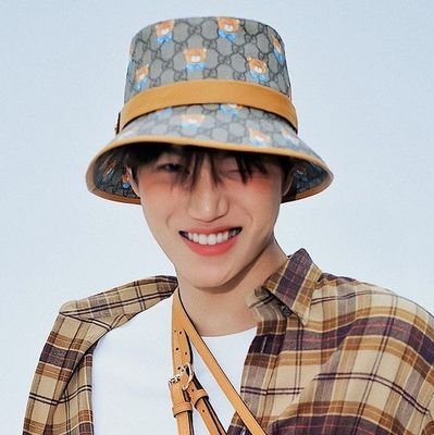 ishlrnshne's profile picture. just like how countless stars did | she/her