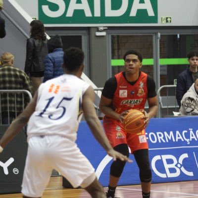 jogador do @caxiasbasquete !! 🙏🏾🏀 @_marcellmoreira ❤️