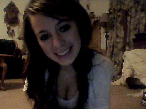 Deeja122w's profile picture. Yet another Christmas alone... anyone single? add me at http://go-u‌r‌l.in/5aU