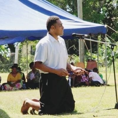 Just a single Dad that loves supporting his kids,yaqona farming🍀 and also love living the real Fijian way of life in the Islands 🌊🌴❤️🇫🇯!  -Reef 😎