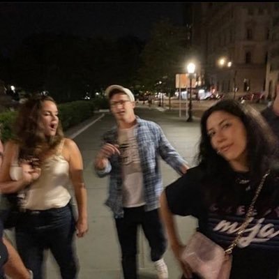 minarsafeplace's profile picture. #girls #cats