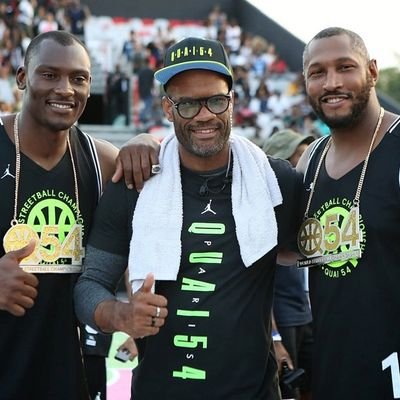 PRÉPARATEUR MENTAL (EGOFIT💡)
https://t.co/jfgVBYNspl
Co fondateur de AllSportOne
Co fondateur du groupe PSG CULTURE FAMILY