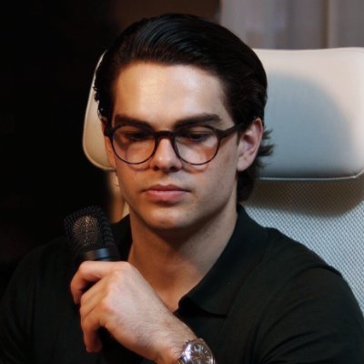 HEC Paris Dropout
Designer - Entrepreneur - 24yo old generating $300k/month
Top 0.1% in Sales on https://t.co/sSFukCYSyM
Follow the journey 👇