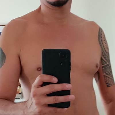 Conhecer pessoas para uma pegada real, sou versátil e tenho fetiche em pés 👣