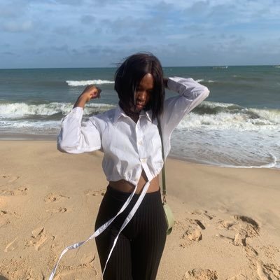 simplyNgg's profile picture. fully aware of my power 🧚🏻