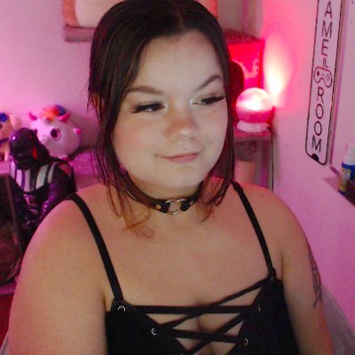 @Twitch Affiliate ♡ she/her, pansexual ♡ cat momma ♡ Streaming: @PlayOverwatch @DisneyDLV horror and more! ♡ https://t.co/bzj2eC8PiZ