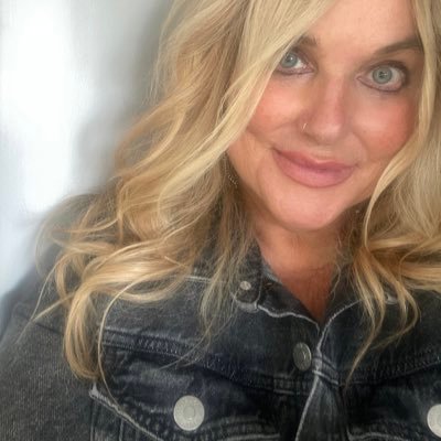 elayne4star's profile picture. Singing, song-writing vegan. Guitars. Fruit. Animals. Bohemian. Mental Health professional & knowledge seeker. Sometimes anti-social...always anti-fascist.