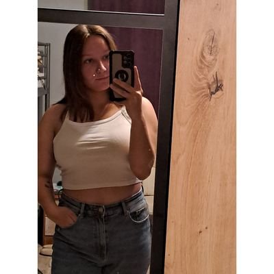 AnnaSzeluga's profile picture. 🦋