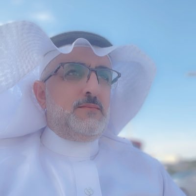 دخول البعض لحياتك يعتبر نعمة كبيرة من الله والبعض الاخر يكون درساً قاسياً تتعلم منه ، كلاهما ضروريان لتكوين شخصيتك ونضجك ( Snapchat- tb1744 )