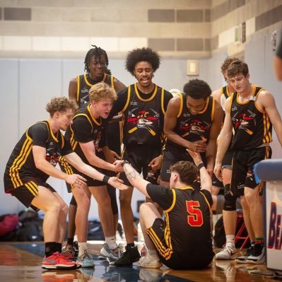 parkerttuttle's profile picture. • 6’7 • 200 • G/F •