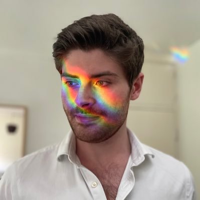 Freelance Theatre Producer and Marketer. Alumni @warwickuni & @CSSDLondon. Tall Boi, Bisexual Icon, Trans Ally. He/Him