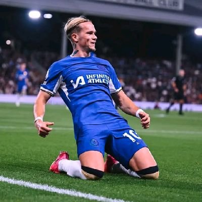 CFC__Pm's profile picture. Honest Chelsea & Messi's fan, lover of football and football analyst 🔥