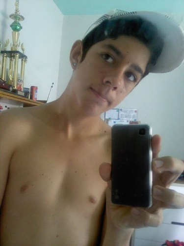 Torcedor apaixonado pelo EC Bahia, estudante do Colegio 2 de Julho cursando 1 ano do ensino medio, sou apaxonado por futebol,ps2 i pc !!