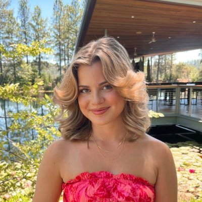 sadierich19's profile picture. 