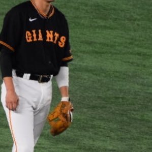 東京/2001年/GIANTS ドーム、楽天、ZOZO 1人観戦か兄妹観戦です！ 巨人→坂本勇人、沼田翔平 楽天→早川隆久、山﨑剛 ソフトバンク→東浜巨 ロッテ→佐藤都志也 無言フォロー失礼します！無言フォロー🙆‍♀️