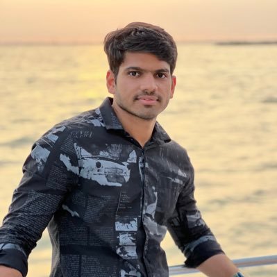 e__KowshiK's profile picture. RAndoM tweets at RAndoM intervals 💥