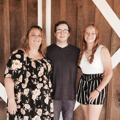 Leapea079's profile picture. Married, 2 kids 💙💗, diabectic, childhood cancer sucks 🎗