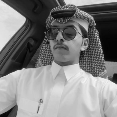 أن تبتسم دائما لا يعني أنك لا تحمل مشاكل، بل يعني أنك قررت أن تتخطاها🕊🍃