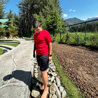 deva6877's profile picture. adios!