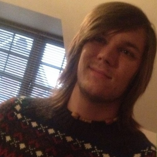 iphill8's profile picture. Im as chilled out as they come, Love music and going to gigs with my friends. Love playing hockey its a nice friendly game lol. I am a big apple fan.