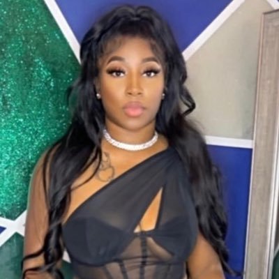 💎QUEEN SHIT 👑ONLY KINGS excite me. 📚college dropout self made BOSS 👻: thekamdoll