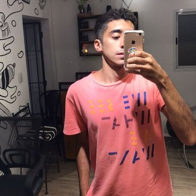 El arte de la vida es ser feliz con tan poco💥
21 years✨❤️
amante del futbol ⚽💯
