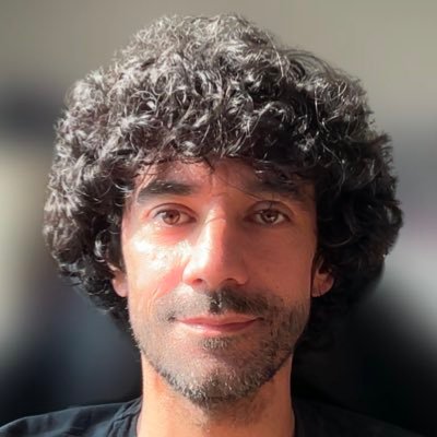 Buscando un hueco en el universo. Cacharreo con tecnología, pasión por mis hijos y siempre gallego :) para todo. https://t.co/bYXS9IvQKg