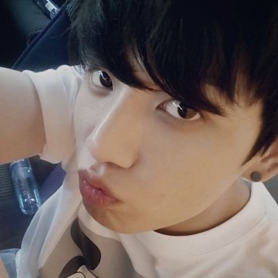 anaclarimha's profile picture. fandom army 💜