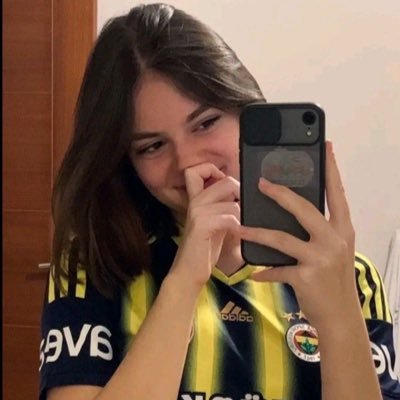 Fenerbahçeli canlarla takipleşmek istiyorum 💛💙 Unf yapmadığın sürece kalıcı geri takip var hedef 6000💛💙FENERBAHÇE 💛💙