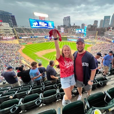 Minnesota Twins obsessed ⚾️ fur mama 😸😸🐶 UW-Stout grad and gymnastics alum 💙🤍 HS gym judge 🤸‍♀️ Member of Twins Twitter™️ & @shaylarz entourage 🩷