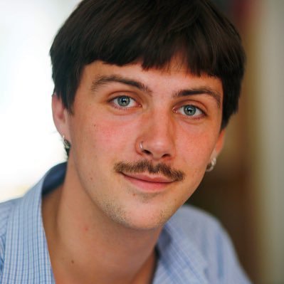 Hector_Husum's profile picture. laver radio og snakker lort