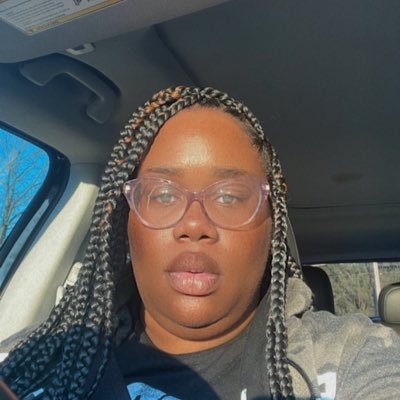 JaszlenC's profile picture. 💗💙💜