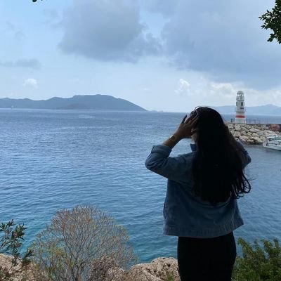 Melolovic's profile picture. Bu kız deli bu kızdan uzak durun🐨