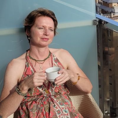 mirandajanesen's profile picture. "Unlocking her creative genius". Where screenwriters finish and sell their scripts, by going deep, going long and going together.