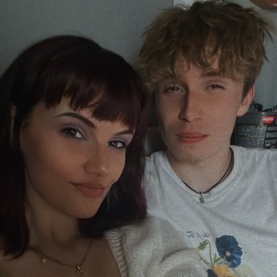 LauraKatee_xx's profile picture. what the fuck am i doing with my life? who knows? xo