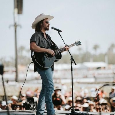 Luke Grimes Online | Luke Grimes fan-site Watch 'yellowstone' Wednesday's 10/9c only on Paramount Network!  'into the Ashes' in theaters & on VOD July 19th