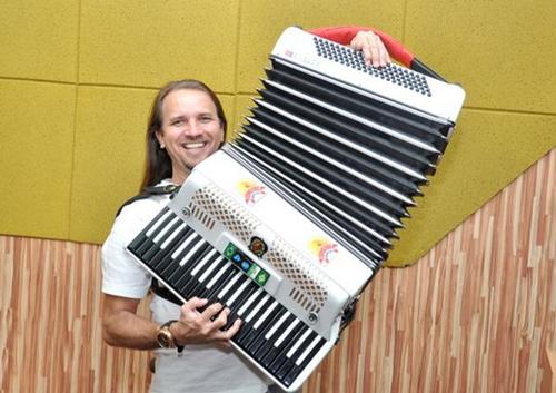 Letras das musicas CRIADAS e TOCADAS pelo nosso poeta Dorgival Dantas e algumas informaçoes sobre a sua CARREIRA .. E tome Xote  ♪